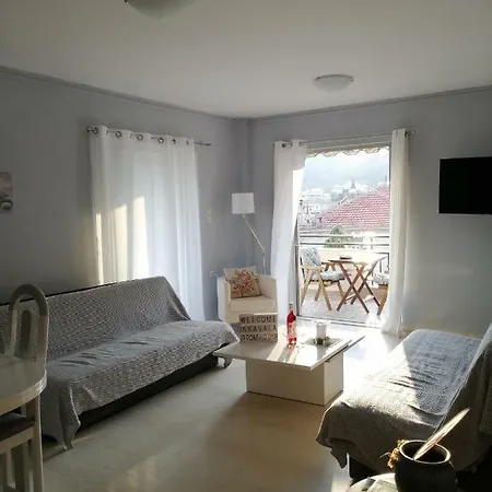 Daire Romhouse, Bright With View Kavala
