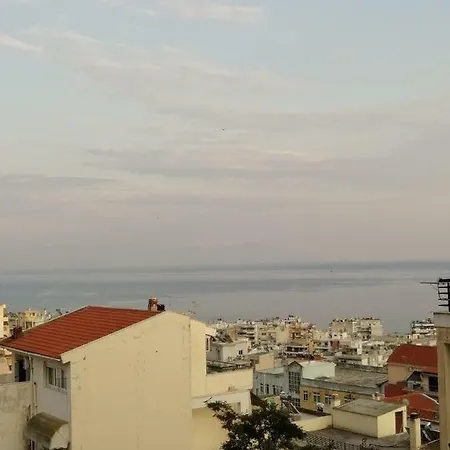 Romhouse, Bright With View Daire *